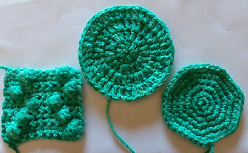 Campioni di Pic Nic di Miss Tricot: da sinistra: maglia bassa con petali, maglia alta, maglia bassa