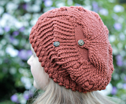 Sarah Jane Jackson: Frostberry Hat, modello di cappellino per Natale