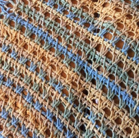 Punto freccia al tunisino realizzato con Isolda, la catenella lyocell di Borgo de'Pazzi