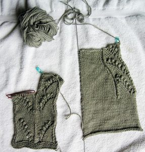 Campioni creati dalla designer Marie MacLean per un suo modello. Sostituire il filato quando lavoriamo un modello