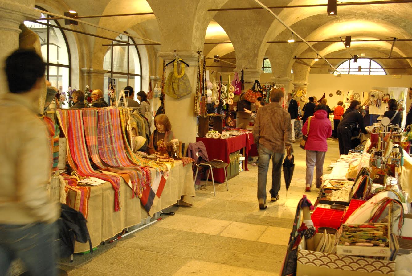 Di filo in filo, mostra tessile a Caraglio