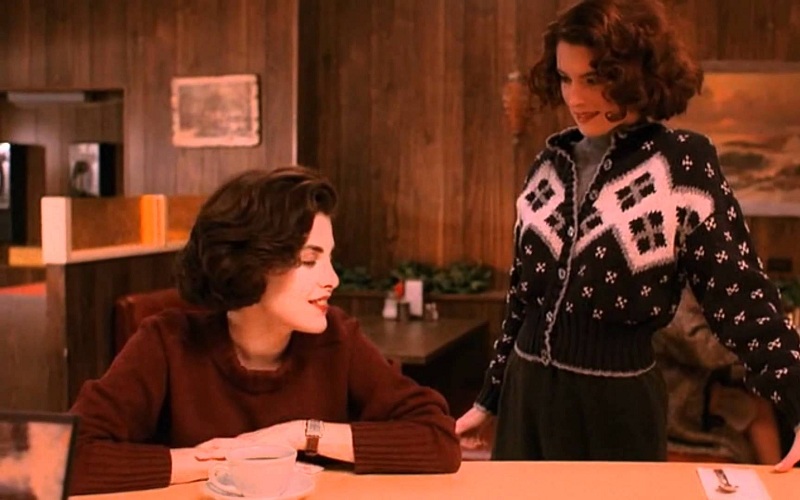 Donna e Audrey in Twin Peaks indossano dei maglioni