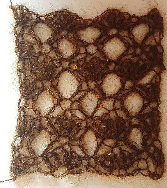 Bluebell di Sesia è un misto mohair e seta con paillettes