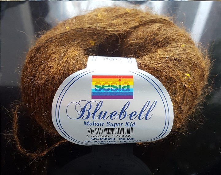 Bluebell di Sesia è un misto mohair e seta con paillettes