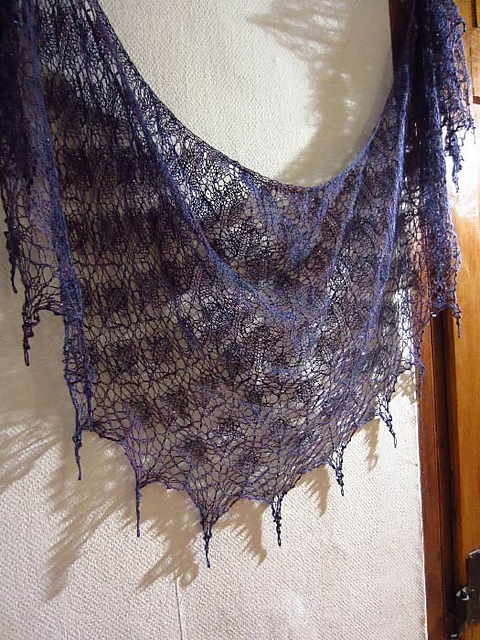 Scialle in pizzo con perline