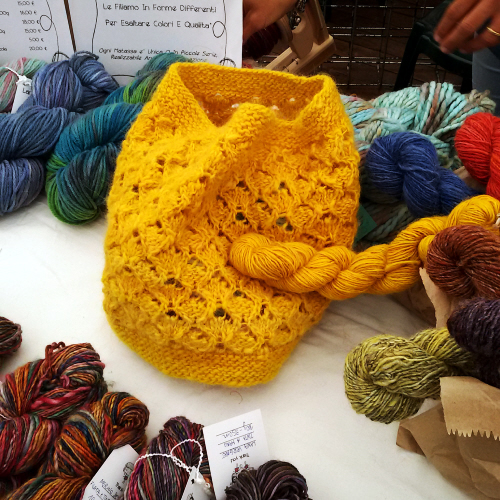 Il collo Salt Peanuts è stato realizzato con un filato a mano de Le Lanivendole