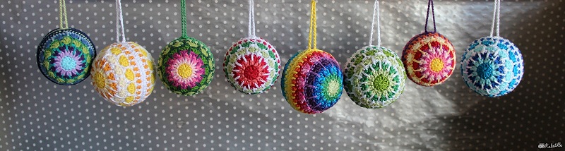 Kakotille Maillalenvers e il suo schema di decorazioni mandala di Natale