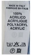 Etichetta tipo di un capo in acrilico, una fibra responsabile dell'inquinamento Etichetta tipo di un capo in acrilico, una fibra responsabile dell'inquinamento