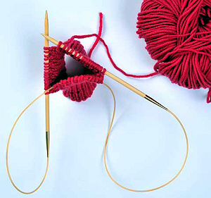 Lavorazione magic loop con un ferro Knina di Tulip