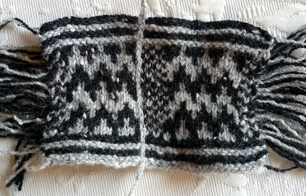 Valley Tweed con lavorazione stranded