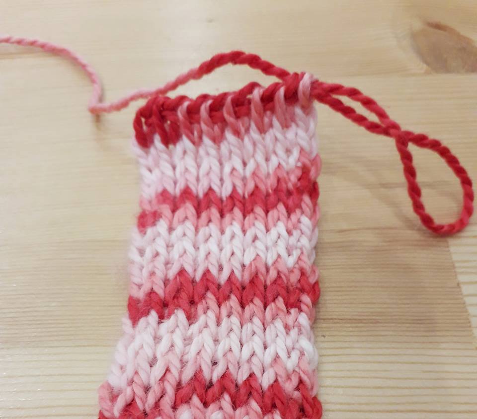 campione per una tracolla a punto maglia tunisino