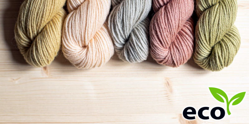 Matassine di lana tinta naturalmente