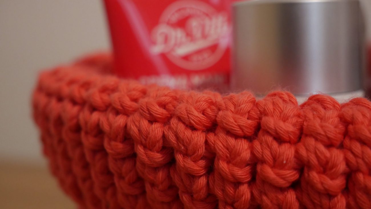 cestino da bagno all'uncinetto