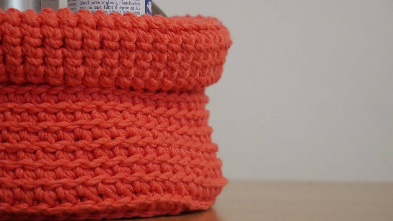 cestino da bagno all'uncinetto