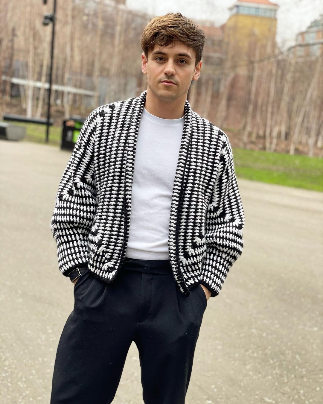 Un maglione a uncinetto creato da Tom Daley, foto presa dal suo account IG