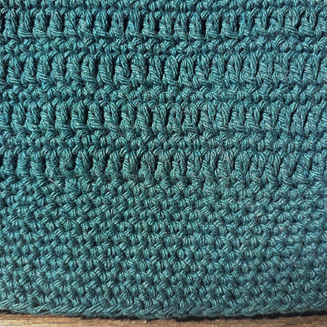 Cappellino Facilino: modello gratis top-down a uncinetto con filato Amore Cotton 300