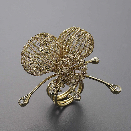 Anello di filo all'uncinetto di Sowon Joo