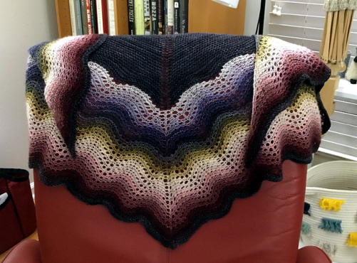 Scialle a maglia a punto pavone