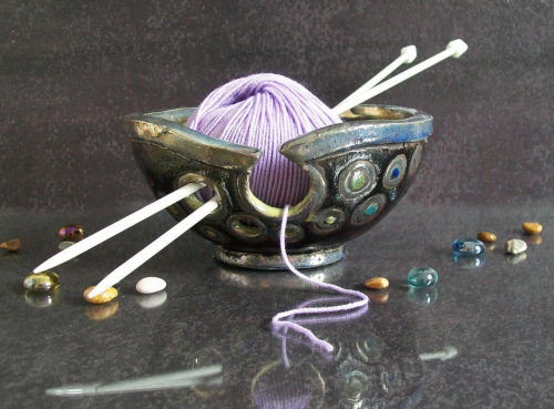 Yarn holder in ceramica raku