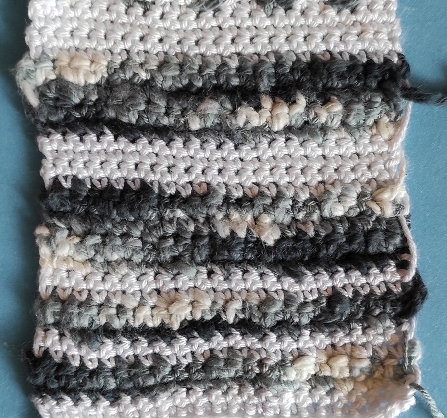 Righe alte realizzate a uncinetto utilizzando Oste e Flambé di Borgo de'Pazzi