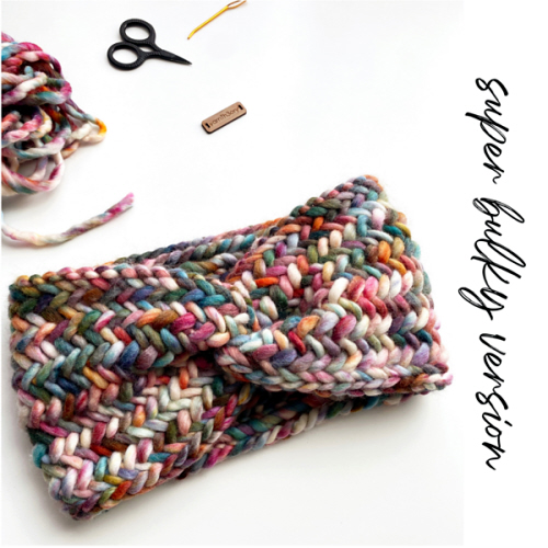 La fascia paraorecchie Amina di Krysten Grymes