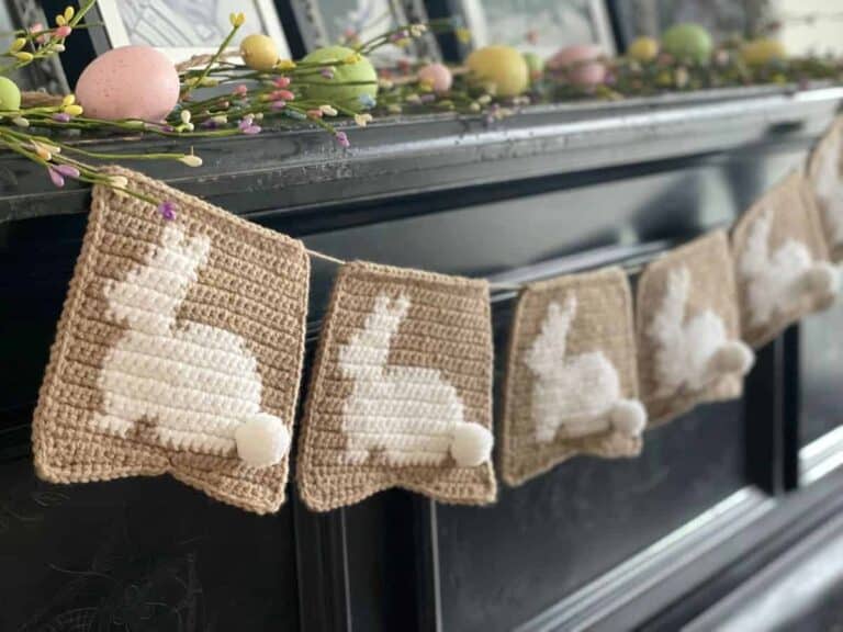Coniglietti pasquali di Crochet to play, realizzati a uncinetto 