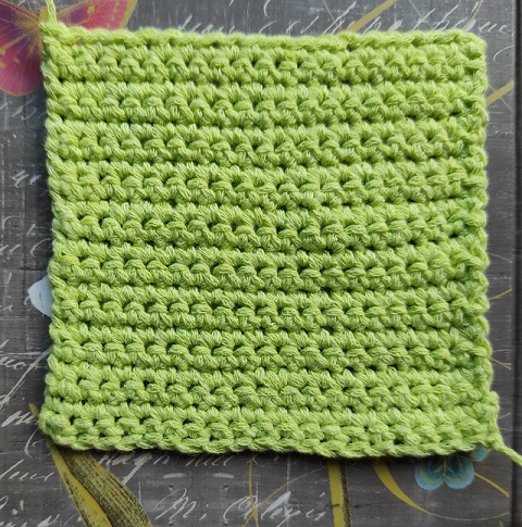 Campione a maglia bassa a uncinetto realizzato con Eco Vita di DMC