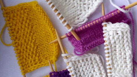 Cinque campioni con vivagni lavorati diversamente