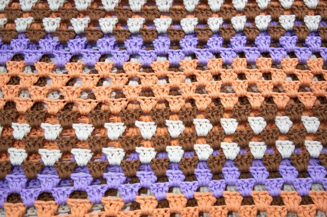 Punto dell'abito a uncinetto del brand VRG GRL indossato da Taylor Swift